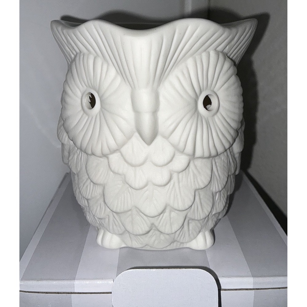 SCENTSY Whoot White Owl Full Size Ceramic Wax Warmer. New in box.